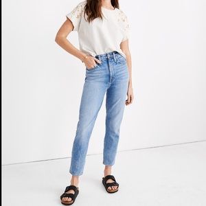 Madewell mom jean in Melva Wash